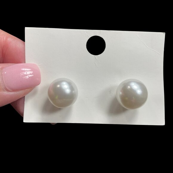 BUMBLE BEE AND PEARL EARRINGS - Picture 3 of 4